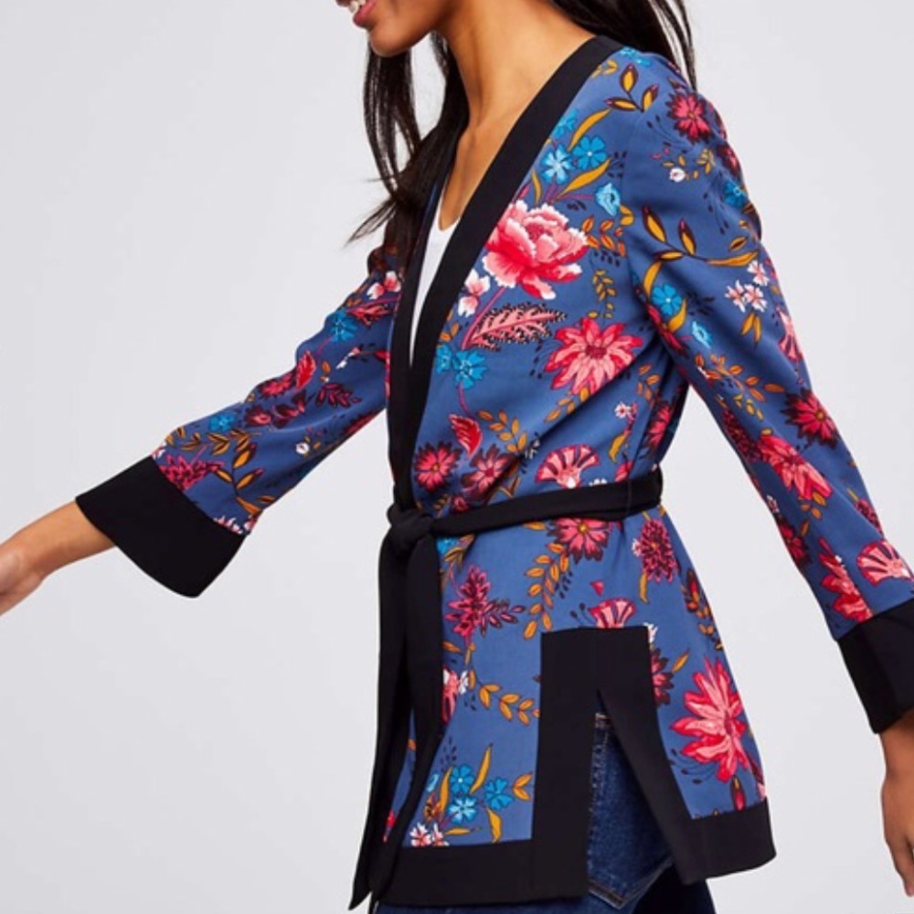 An Taylor LOFT wildflower kimono Blazer NEW size M